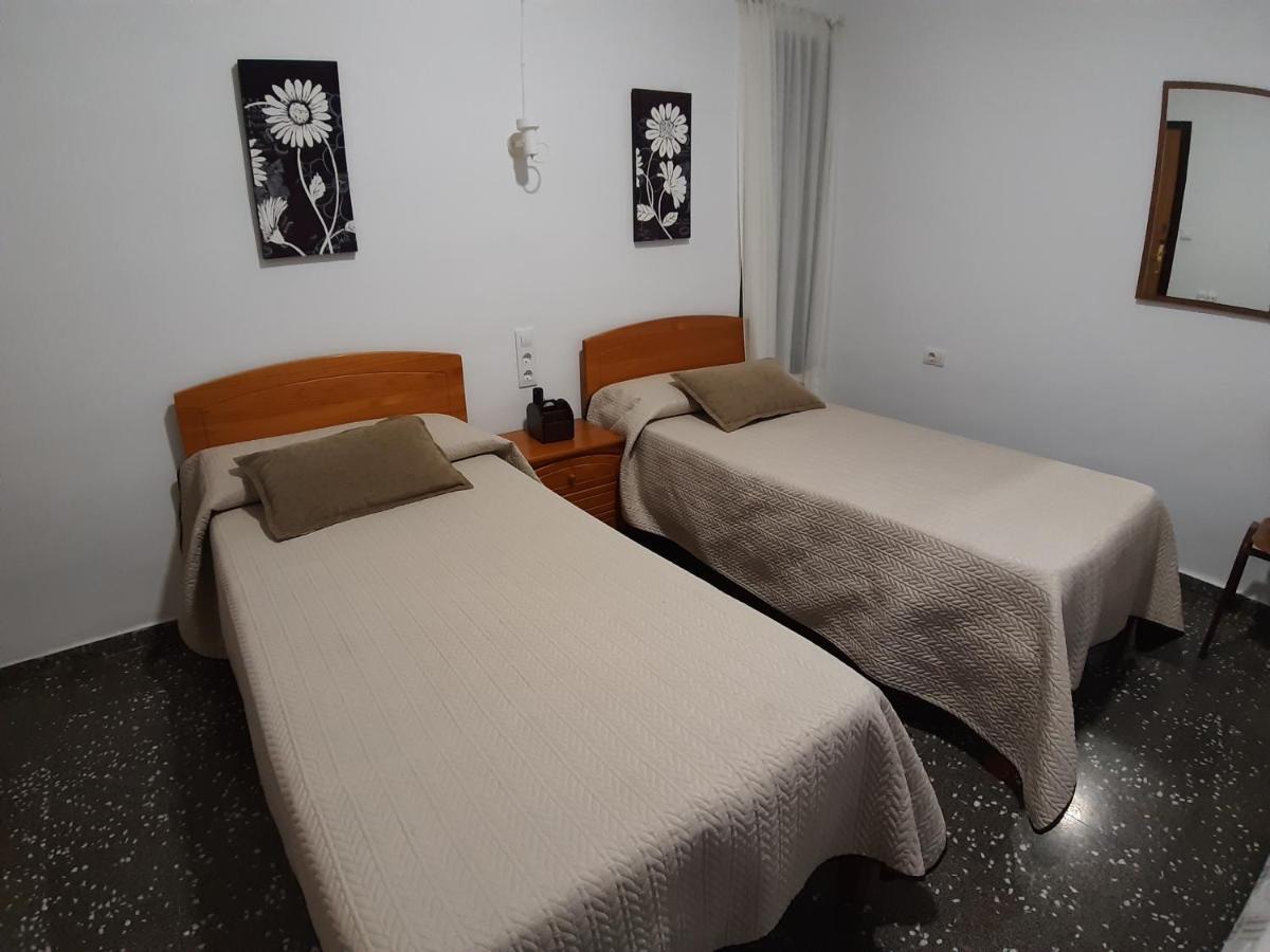 Pension Lucia Casinos Bagian luar foto